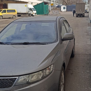 Замена аккумулятора на Kia Cerato II 2009 - 2013 1.6 (126 л.с.) Замена аккумулятора на Kia Cerato II 2009 - 2013 1.6 (126 л.с.)