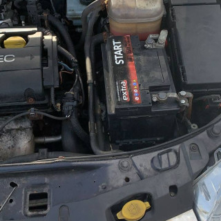 Замена аккумулятора на Opel Astra H Рестайлинг 2005 - 2014 1.6 (115 л.с.) Замена аккумулятора на Opel Astra H Рестайлинг 2005 - 2014 1.6 (115 л.с.)