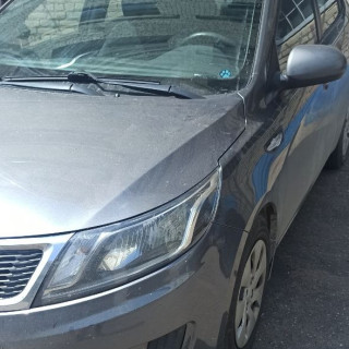 Замена аккумулятора на Kia Rio III 2011 - 2015 1.4 (107 л.с.) Замена аккумулятора на Kia Rio III 2011 - 2015 1.4 (107 л.с.)