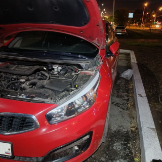 Замена аккумулятора на Kia Ceed II Рестайлинг 2015 – 2018 1.6 (135 л.с.) Замена аккумулятора на Kia Ceed II Рестайлинг 2015 – 2018 1.6 (135 л.с.)