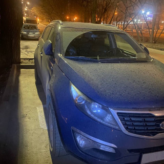 Замена аккумулятора на Kia Sportage III 2010 - 2014 2.0 (150 л.с.) Замена аккумулятора на Kia Sportage III 2010 - 2014 2.0 (150 л.с.)